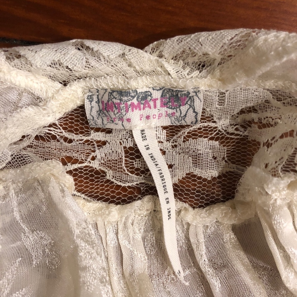 ❌FREE PEOPLE Silky Lace Cream Top - Picture 4 of 7